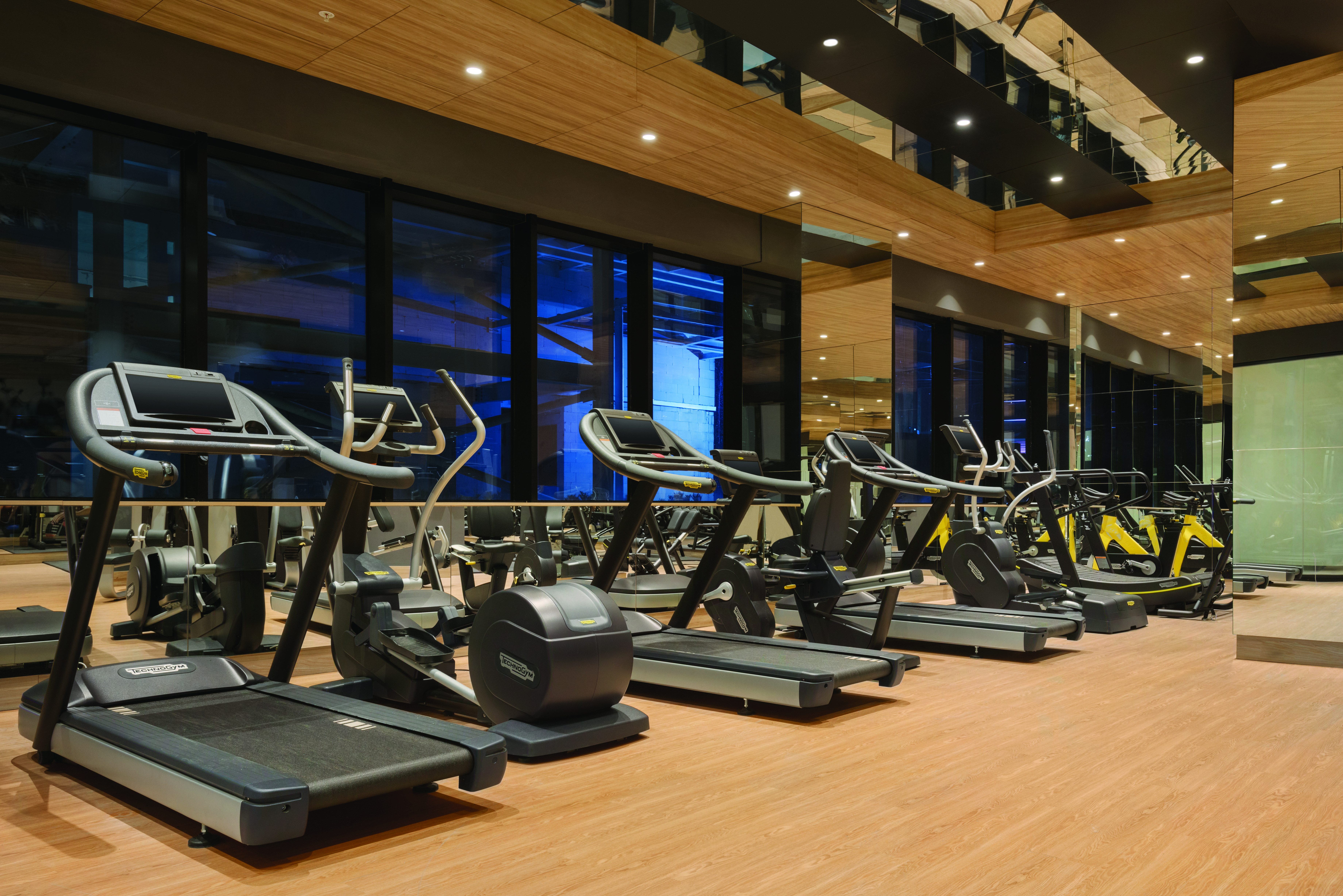 Tryp By Wyndham Istanbul Basin Ekspres Hotel Exterior photo The gym at the hotel