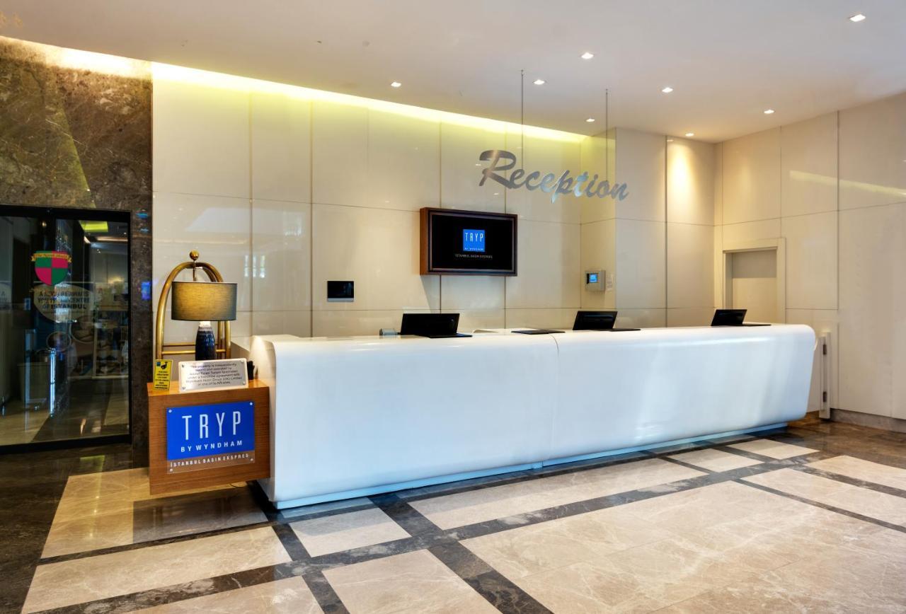 Tryp By Wyndham Istanbul Basin Ekspres Hotel Exterior photo Reception desk