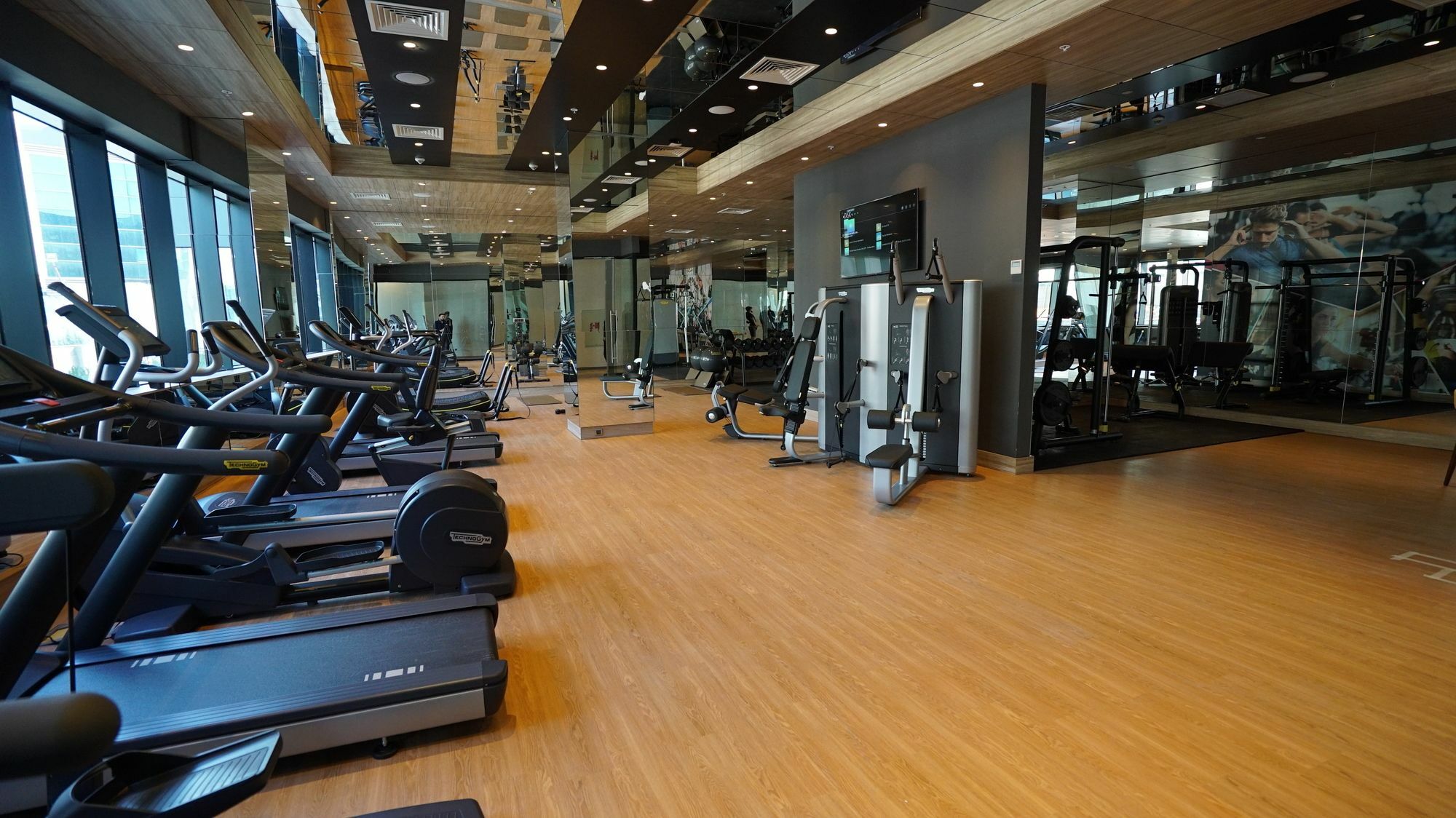 Tryp By Wyndham Istanbul Basin Ekspres Hotel Exterior photo The gym at the hotel