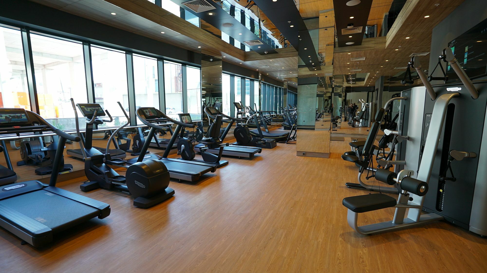 Tryp By Wyndham Istanbul Basin Ekspres Hotel Exterior photo A gym in a hotel